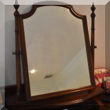 D31. Vintage vanity or shaving mirror. 